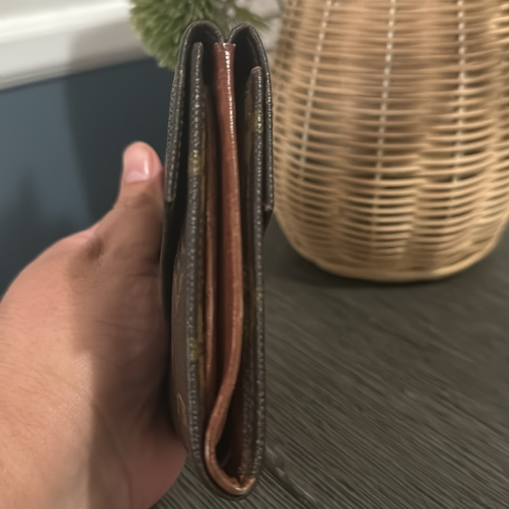 ✨️LOUIS VUITTON MONOGRAM WALLET - Picture 5 of 11